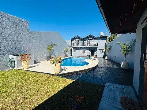 Venta casa 5 amb - quincho y pileta - San Fernando