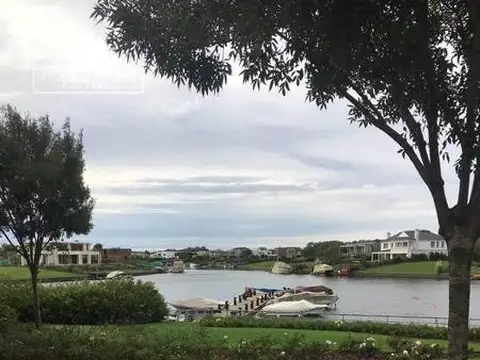 Departamento 4 ambientes con 3 baños