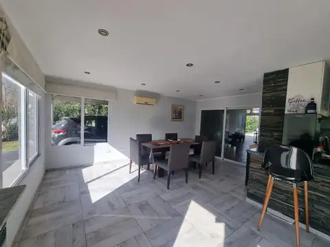 Casa 5 ambientes con 4 baños