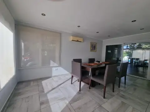 CASA EN VENTA EN CAMPOS DE ÁLVAREZ, MORENO 4 AMBIENTES
