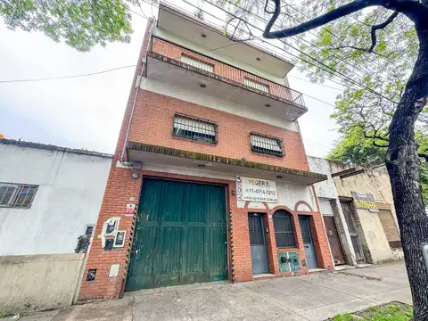 Galpón de 800 m² cubiertos con vivienda independiente en alquiler | Pompeya