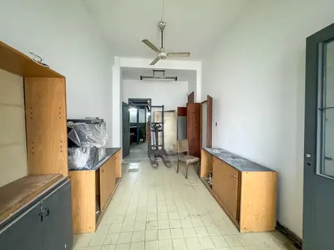 Galpón de 800 m² cubiertos con vivienda independiente en alquiler | Pompeya