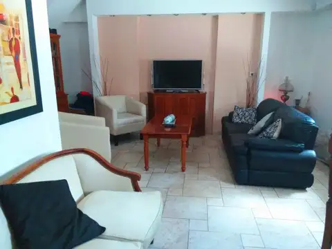 Depto Tipo Casa 4 ambientes con 3 baños