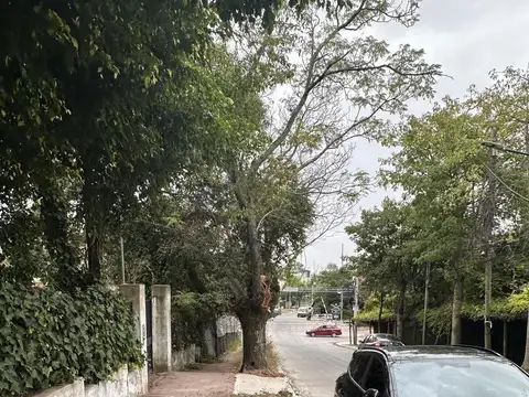 Terreno con casa a reciclar barrancas de acassuso San Isidro