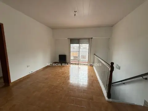 Depto Tipo Casa en Alquiler de 2 dormitorios