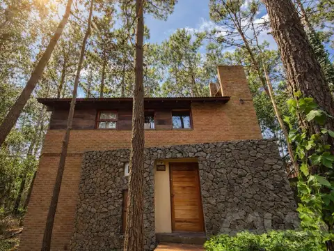 CASA | 3 AMBIENTES | DECK Y PARRILLA | LISTA PARA HABITAR | BOSQUE | MAR DE LAS PAMPAS