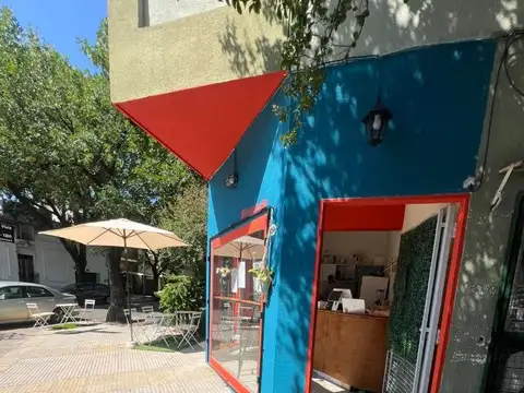 ESQUINA SIN EXPENSAS MUCHA VEREDA VIDRIERA CON RENTA
