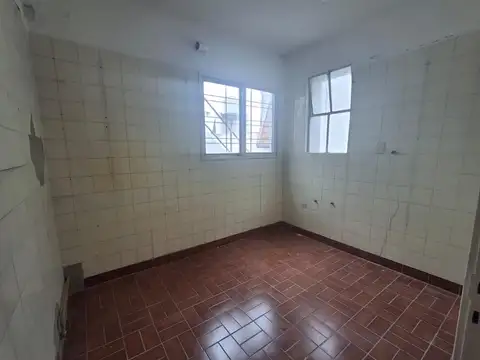 Casa 6 ambientes con 4 baños