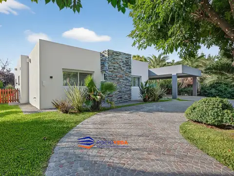 Casa en venta en Los Puentes, Luján