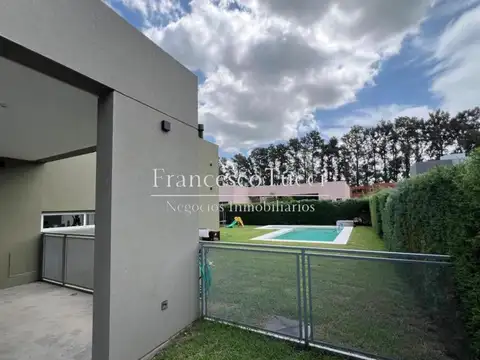 Casa 3 ambientes con 2 baños