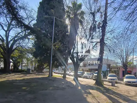 Casa en Venta en  General Rodriguez centro  con Oficinas