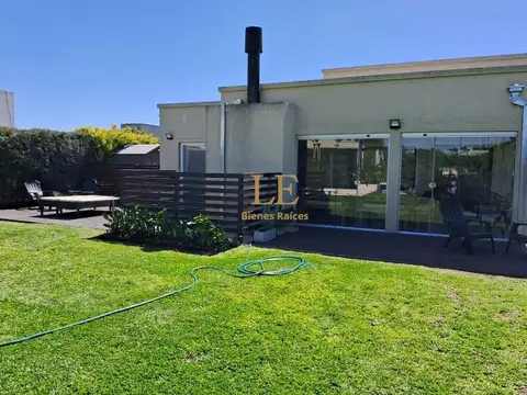 Casa en Venta en Pilar del Este - Santa Elena, USD 199.000