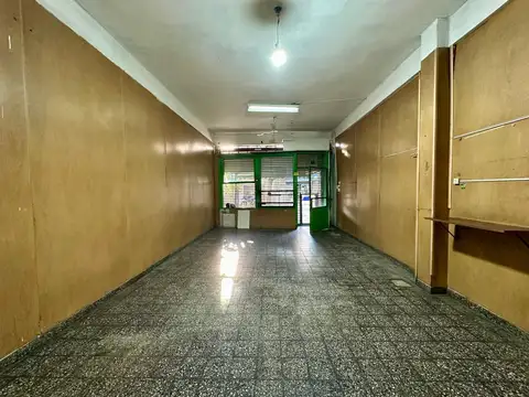 LOCAL DE 40M2 - LAVALLE 3200