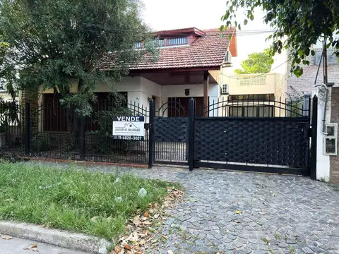 Venta Casa Don Bosco, 4 Amb, 3 Dorm. 2 Baños, Patio, Cochera