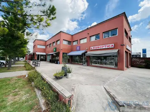Oficina muy amplia y cómoda en la mejor zona de Funes