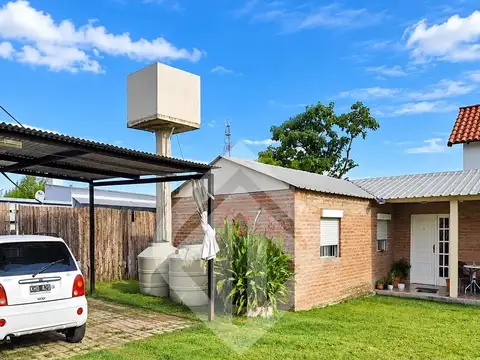 Casa en venta de 3 dormitorios con cochera en La Almudena