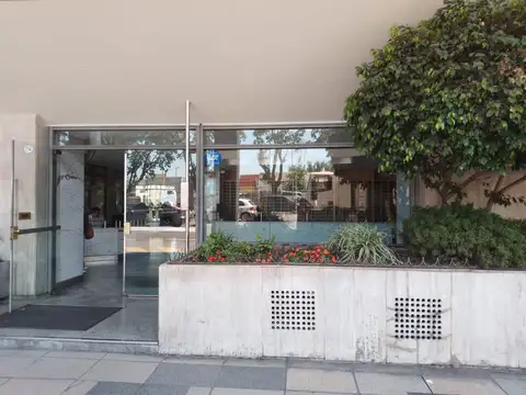 Av. Libertador  al 700