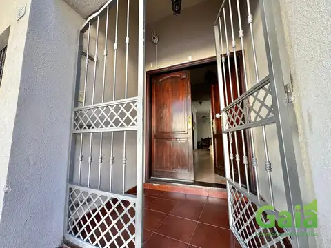 Casa en Venta calle Pueyrredon 4 dorm apta a credito