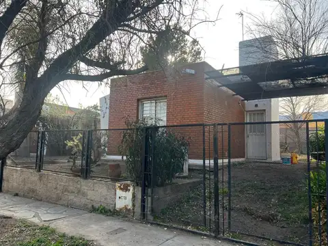 VENTA DE CASA EN BARRIO LOS LAPACHOS LA PUNTA