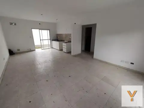 PH en venta - 2 Dormitorios 1 Baño - Remedios de Escalada, Lanús