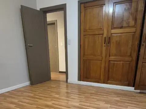 Casa en Alquiler con 1 cochera