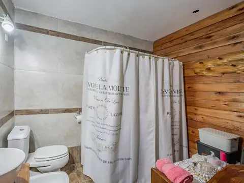 Casa en Venta con 3 cocheras