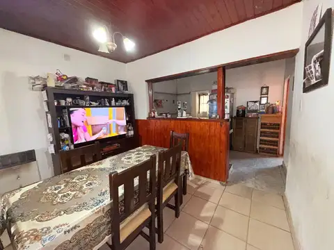Casa 4 ambientes con 1 baño