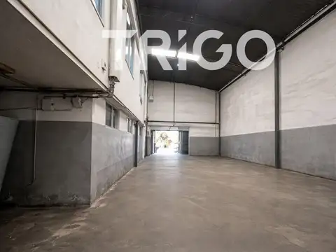 Deposito de 950m2 Acceso Oeste e Hipólito Yrigoyen CIUDADELA