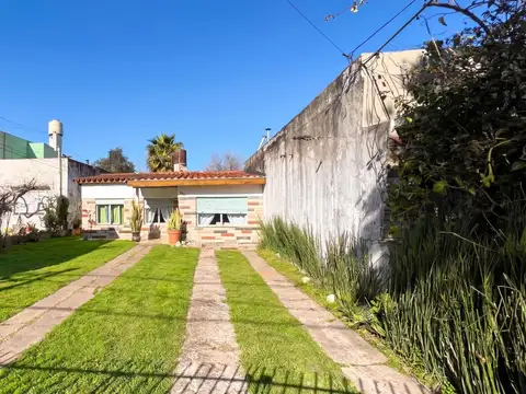 Chalet 4 ambientes parque venta Ituzaingo norte