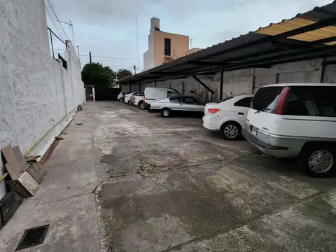 CASA 4 AMBIENTES, DEPTO 3 AMBIENTES, GALPON 130 M2 Y ESPACIO LIBRE AL FRENTE DE 30 MTS MULTIUSOS 