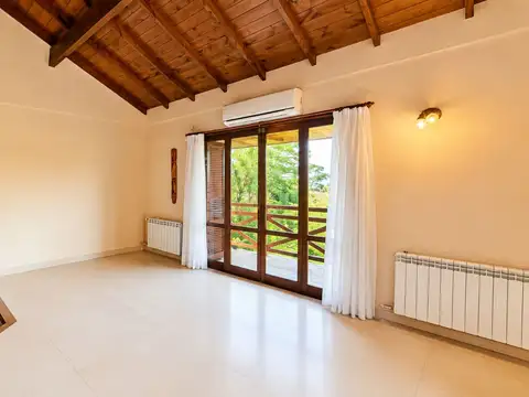 Casa en Venta en Sierra De Los Padres, USD 145.000
