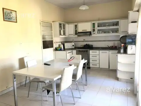Casa 5 ambientes con 1 baño