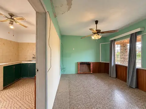 Casa 3 ambientes con 1 baño