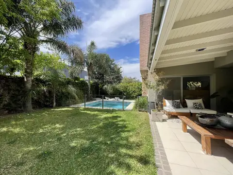 ¡Alquiler! Housing en Urca - Hermosa y Amplia Casa