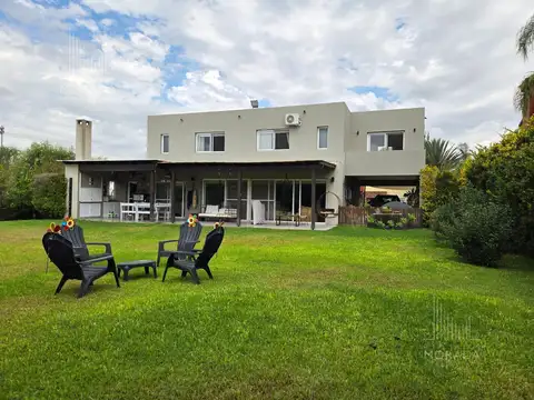 Venta casa 5 ambientes en Barrio Los Pilres