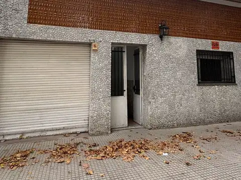 Casa 5 ambientes c/ cochera en dos plantas