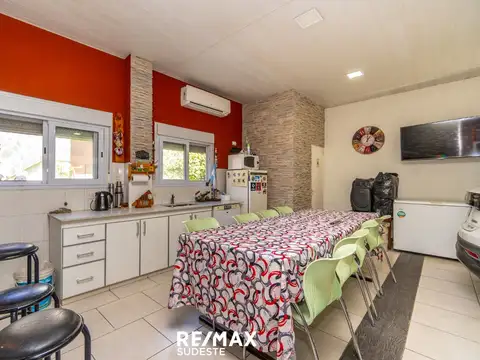 Casa 5 ambientes con 3 baños