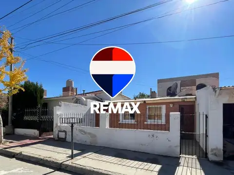 CASA EN VENTA CAFAYATE ZONA CENTRO 4 DORMITORIOS