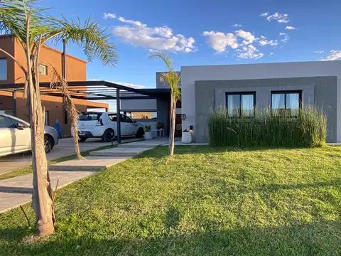 Casa en una planta con jardín, galería y piscina| Club Manuel Belgrano- Ing. Maschwitz