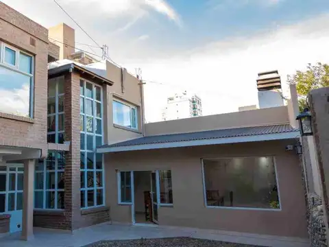 CASA  2 DORMITORIOS BARRIO CENTRO