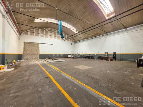 Galpon en Alquiler en Olivos, USD 9.480