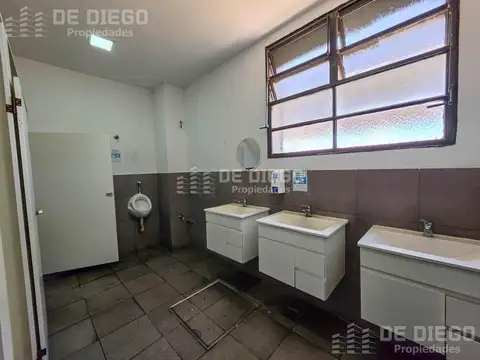 Deposito en alquiler 729 m2, predio con seguridad, Olivos Vicente Lopez