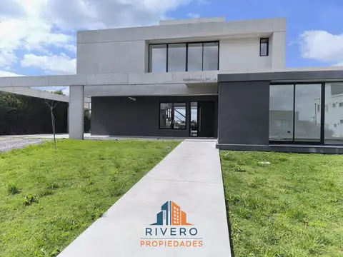 Casa en Alquiler de 4 dormitorios