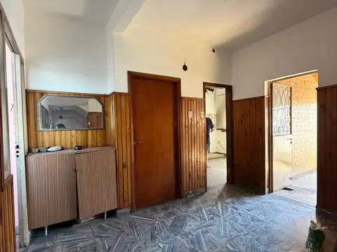 Depto Tipo Casa en Alquiler en Lomas del Mirador, $ 980.000