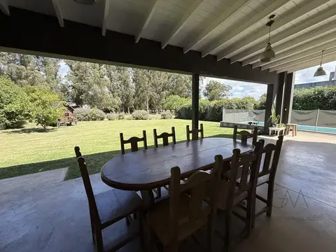 Casa 5 ambientes con 3 baños