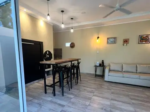 CF1362 - CASA EN VENTA - 1 DORMITORIO - BARRIO DEL LAGO
