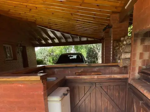 VENTA de casa en  Enero Echeverria del lago-  Canning