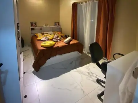 Depto Tipo Casa 5 ambientes con 2 baños