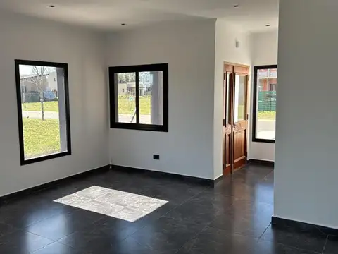 Casa 5 ambientes con 2 baños