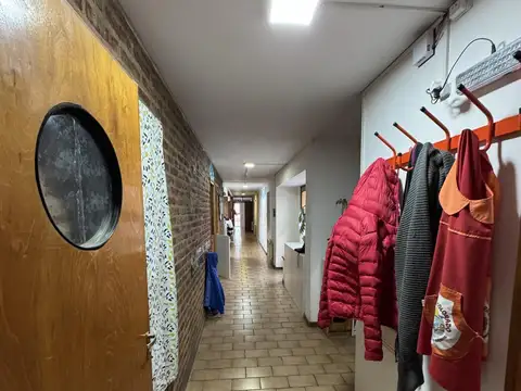 Oficina 10 ambientes con 3 baños